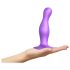 Strap-on-me Curvy M - viļņveida, piesūcekņa dildo (violets)