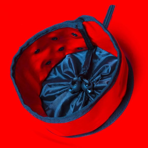 Secretdome - BDSM kabīne ar atverēm (melna)