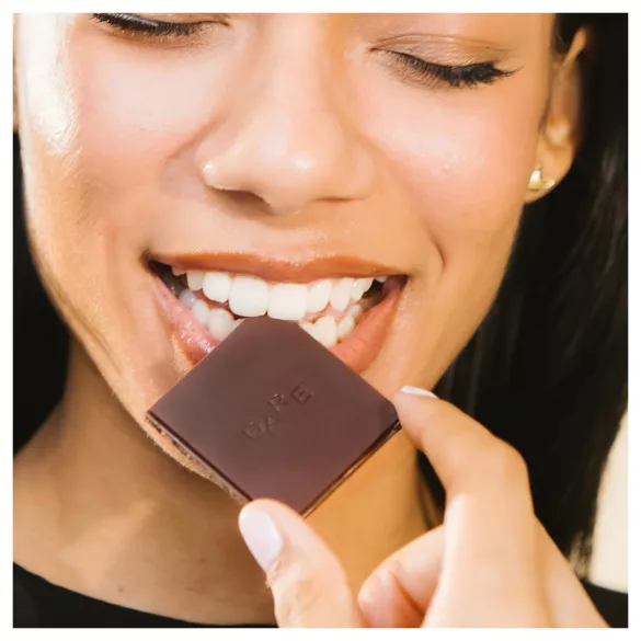 The Oh Collective Date Night - tumšā šokolāde ar kaislīgi zemenēm pāriem (50 g)