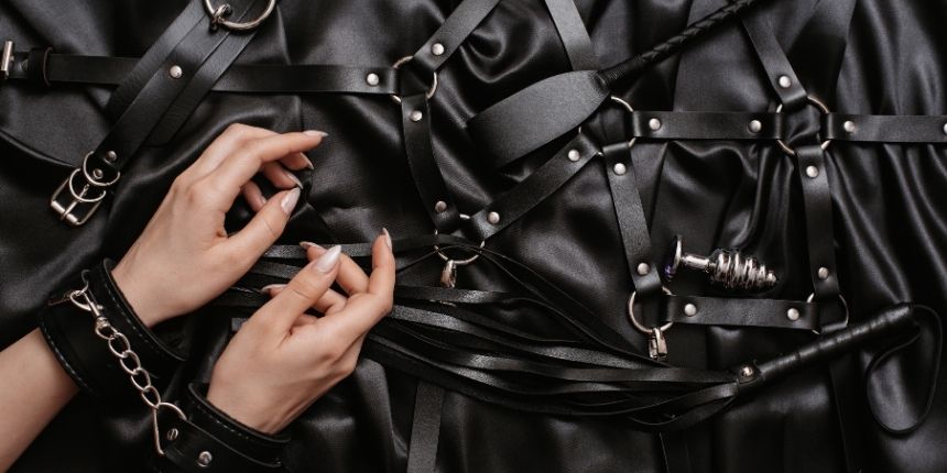 BDSM iesācējiem iepazīst sasiešanas ierobežojumus un aksesuārus - lovesexshop.lv seksa veikals